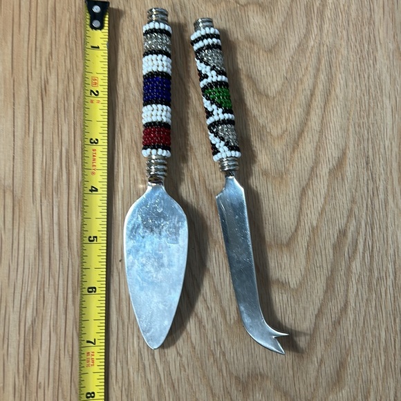 Ndebele Hand Beaded Cheese Knife set - Picture 6 of 7